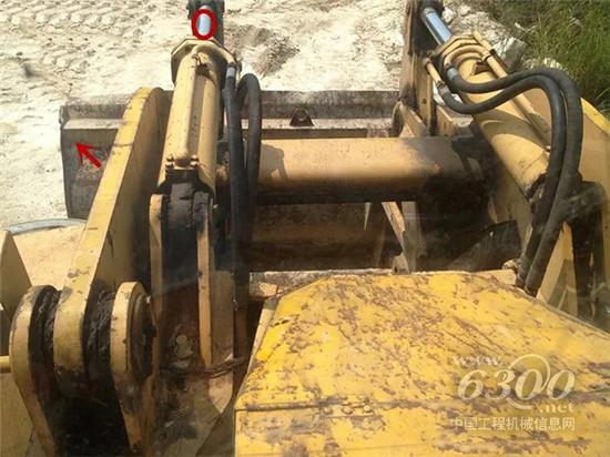 老鏟車因銷軸間隙過大，導致操作不到位？