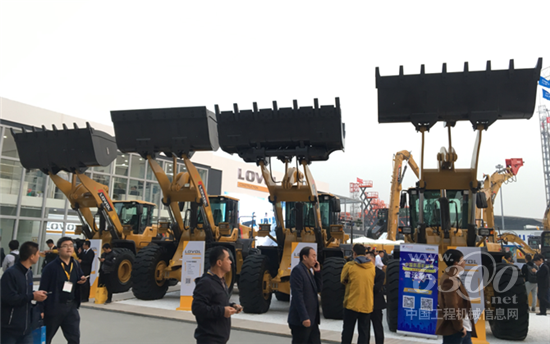 雷沃重工展臺風采
