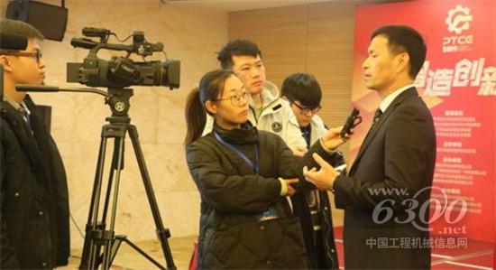 平潭綜合實驗區建筑行業協會秘書長林文接受媒體采訪