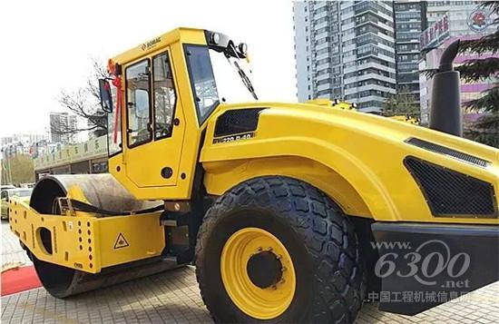 寶馬格大噸位單鋼輪壓路機
