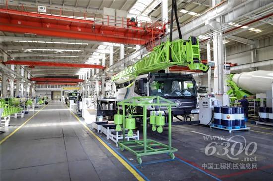 蘭州吊車考察團赴京參觀福田雷薩重機工廠