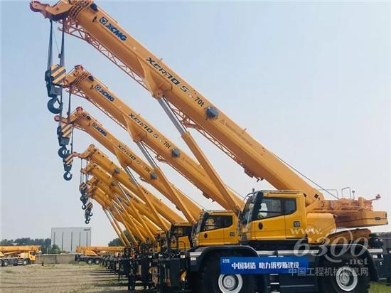 越野輪胎起重機新品開道