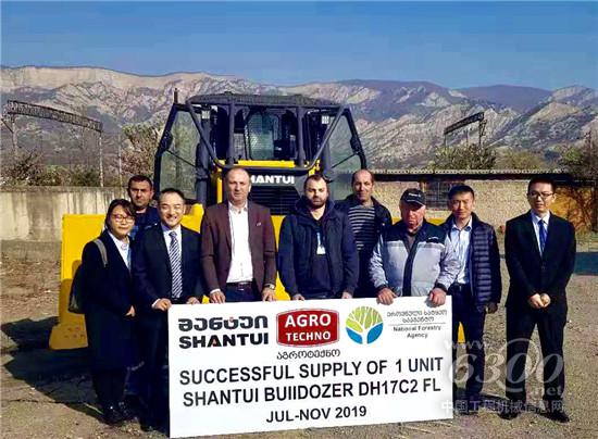 山推全液壓推土機交付格魯吉亞市場