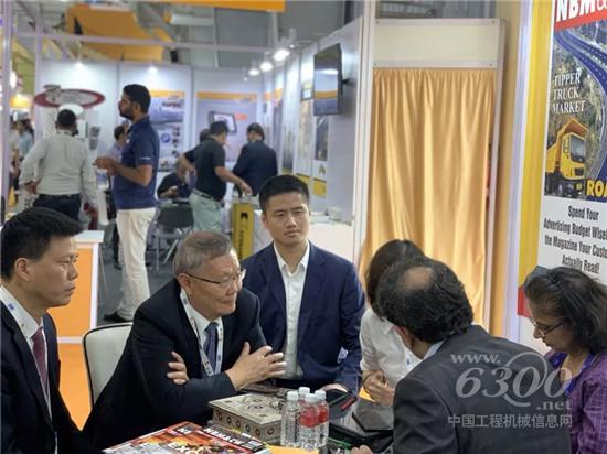 山河綠閃耀印度工程機械展