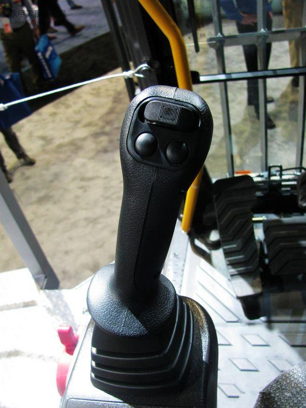 沃爾沃EC480D履帶式挖掘機