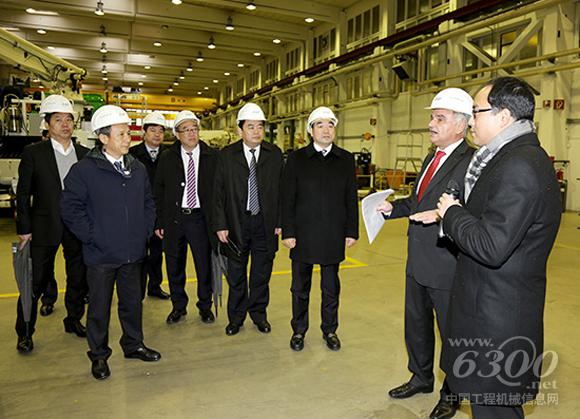 徐州市領導考察施維英公司盛贊徐工企業發展變化