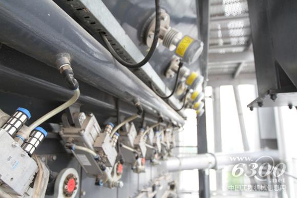 南方路機環保型瀝青混合料攪拌設備
