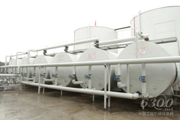 南方路機環保型瀝青混合料攪拌設備