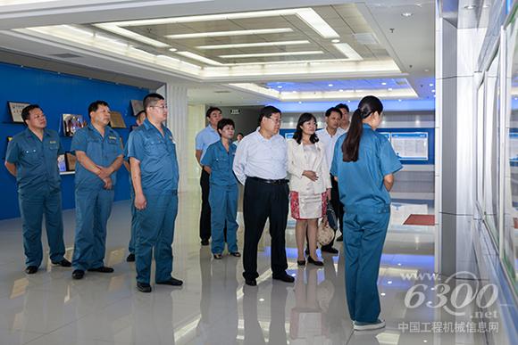 參觀企業文化長廊