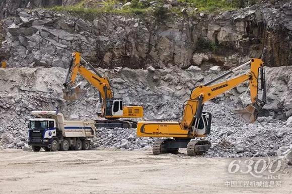 全新利勃海爾R954C SME液壓挖掘機在施工