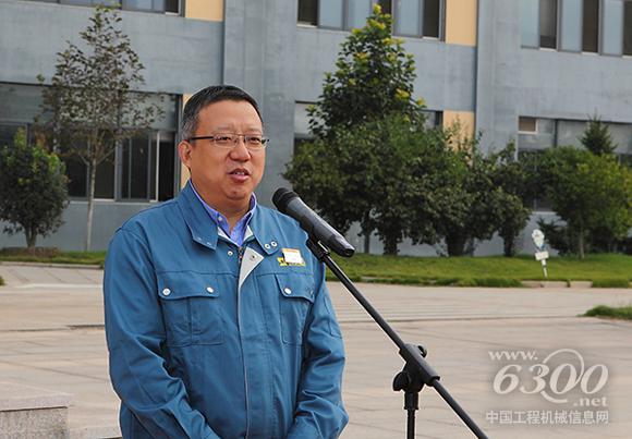 山重建機總經理王飛發表國慶致辭