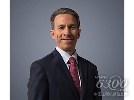 Jim Umpleby現任卡特彼勒集團總裁，負責能源和交通事業部