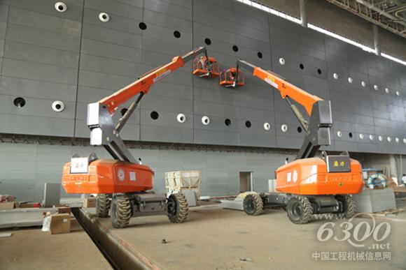 浙江鼎力高空作業平臺在施工