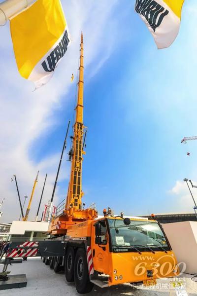 利勃海爾攜300噸級LTM 1300-6.2移動式起重機