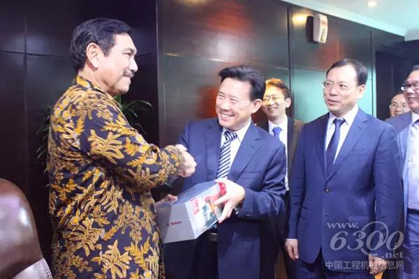 梁穩根拜會印尼海洋能源統籌部長魯胡特·潘佳坦