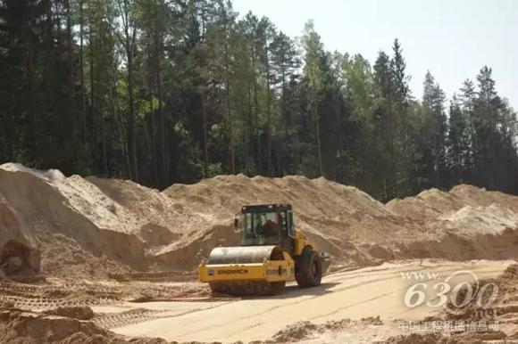 國機重工LSS320壓路機