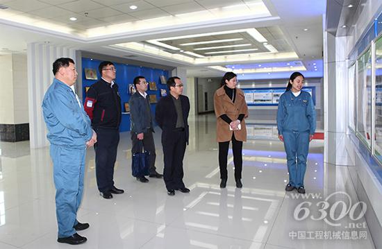 參觀企業文化長廊