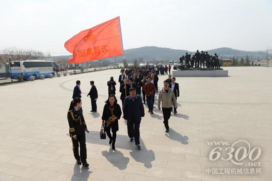方圓集團組織青年職工參觀許世友將軍在膠東紀念館