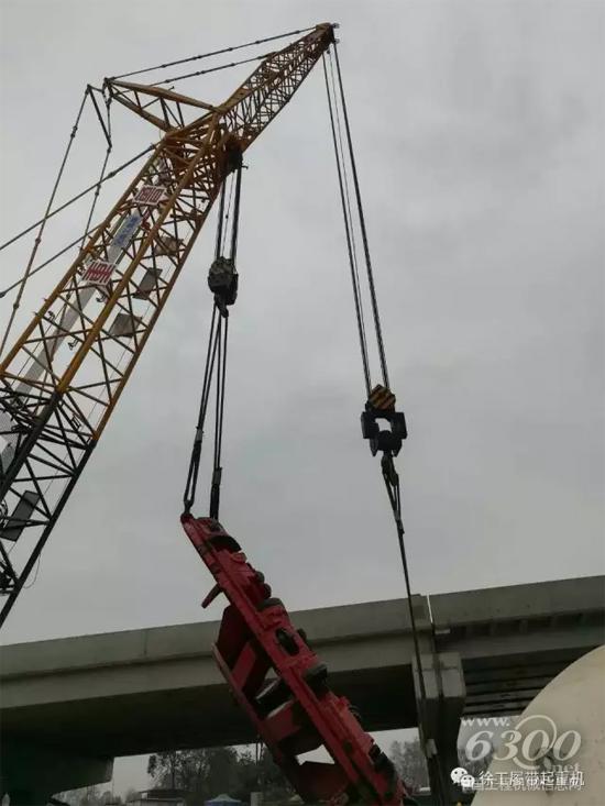 徐工履帶起重機進軍城市綜合管廊吊裝領域