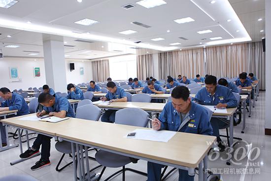 理論測試現場