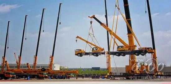 G一代汽車起重機技術指標達到國際標桿水平