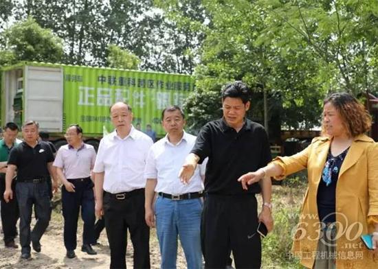 農業部農機化司司長李偉國調研“三夏”農機化工作