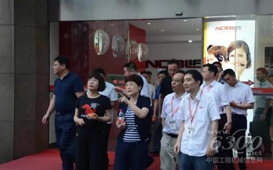 國家工信部領導王瑞華一行蒞臨諾力股份參觀指導