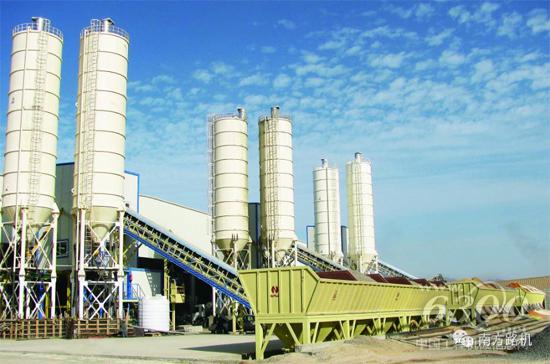 南方路機3套HZS 75混凝土攪拌設備在沙特 （MANWA公司）
