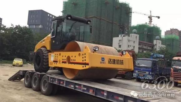 國機重工單鋼輪壓路機發車