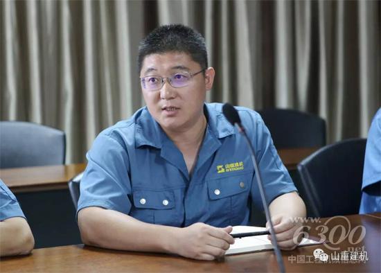 董事長倫學廷發表講話