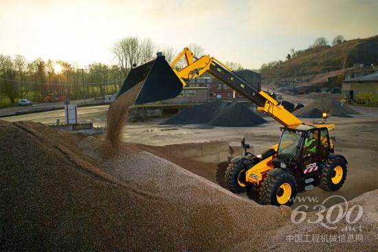 JCB推出全新伸縮臂叉裝車（Loadall）作業平臺系列