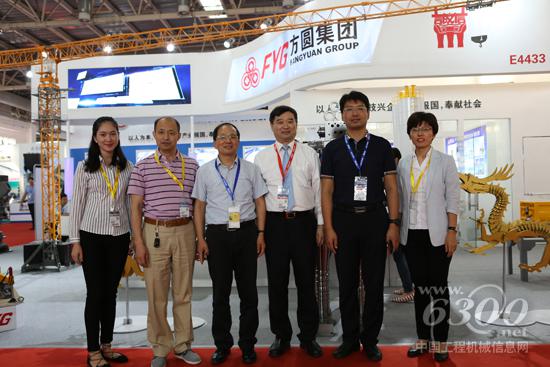 中國工程機械工業協會、常務副會長兼秘書長蘇子孟來到方圓集團展位