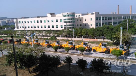 共計11臺車