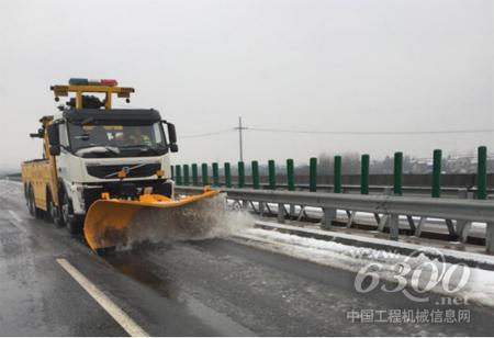 英達雪鏟獨特設計：減少前進阻力同時保持視野清晰，高效安全