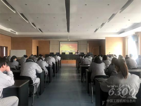 華菱星馬汽車集團召開中層管理人員述職競聘民主測評會