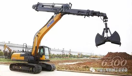 徐工21噸伸縮臂挖掘機下線