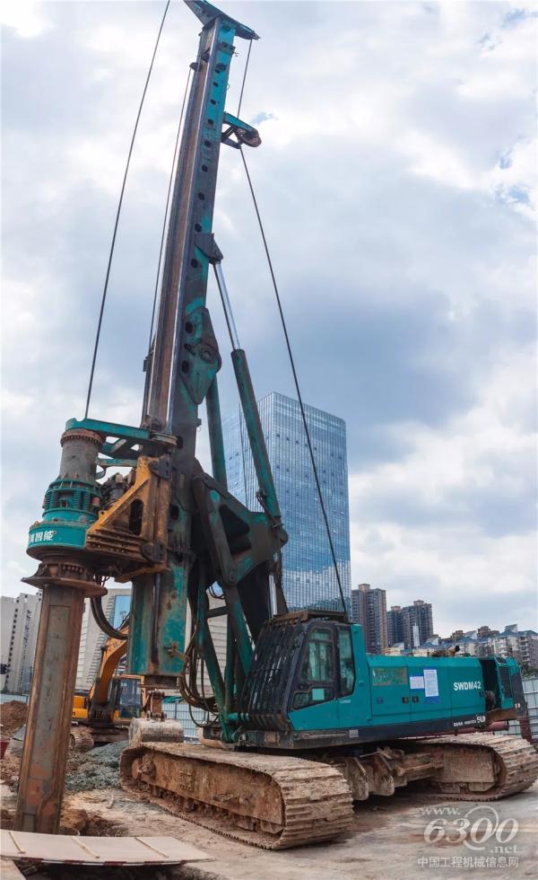 山河智能旋挖鉆機正在長沙6號線施工現場