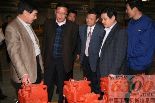 力士德 挖掘機