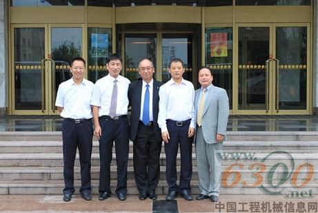 KPM日高常務董事一行來山重建機參觀訪問