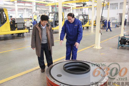 青島大學領導來力士德公司參觀訪問