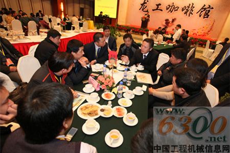 龍工開設“咖啡館”真誠傾聽代理商意見
