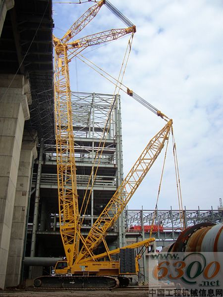 徐工建機被評為“用戶滿意服務單位”，QUY650等履帶起重機獲評“用戶滿意產品”榮譽稱號