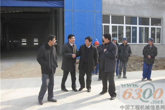 濟寧市副市長佘春明一行蒞臨山重建機濟寧基地考察指導工作