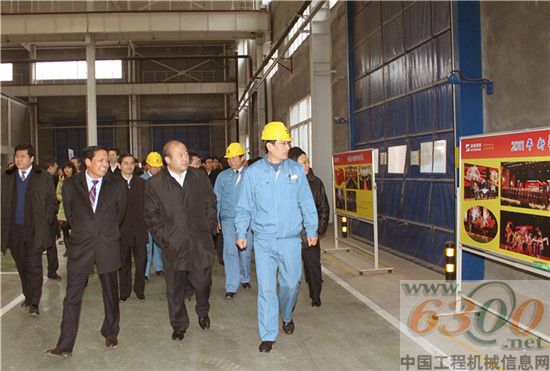 臨沂市重點項目建設推進現場會領導視察山重建機臨沂新基地