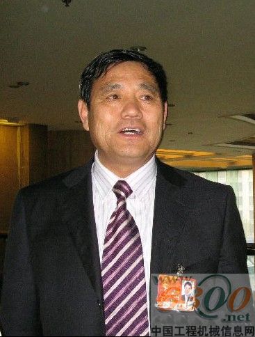 全國人大代表、華夏集團董事長夏春亭