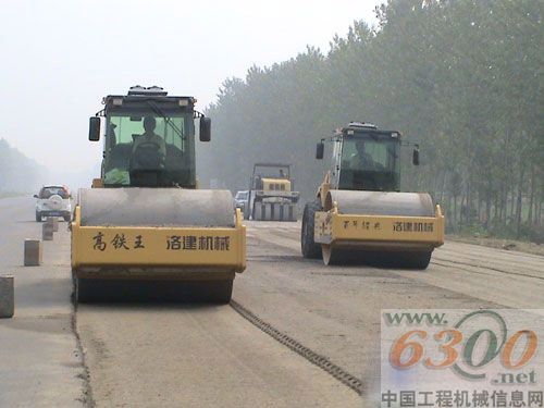 洛建,壓路機