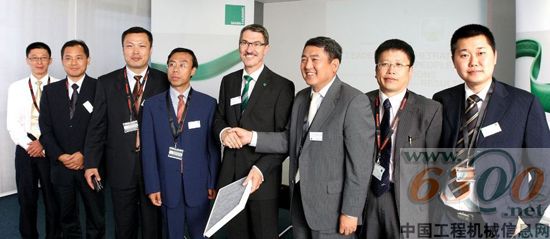 曼胡默爾,業務