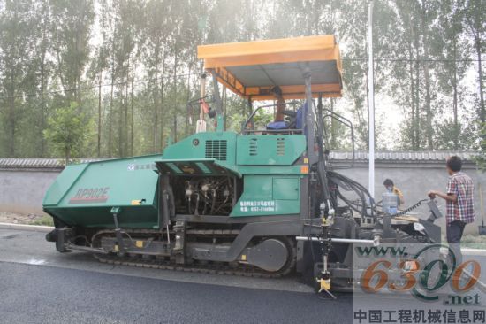 徐工 攤鋪機