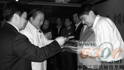 張小虞 內燃機