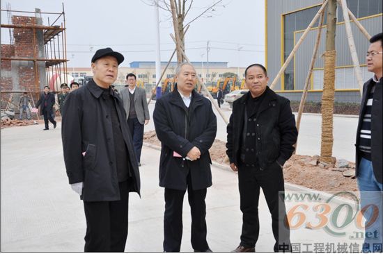 宜工 視察  